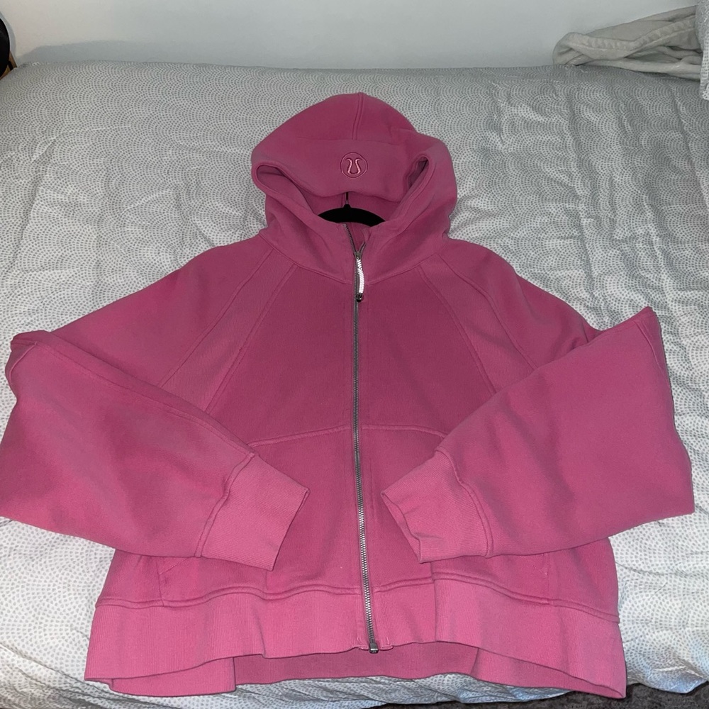 Pink Lululemon oversized full sip scuba